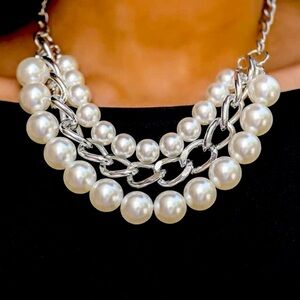 Paparazzi Pearl Necklace